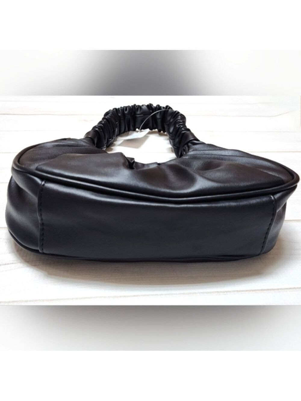 Black Scrunch Strap Shoulder Bag - New With Tags - Picture 4 of 6
